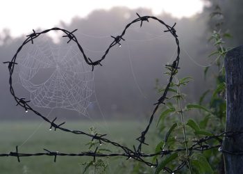 Qué es la dependencia emocional: cómo superarla